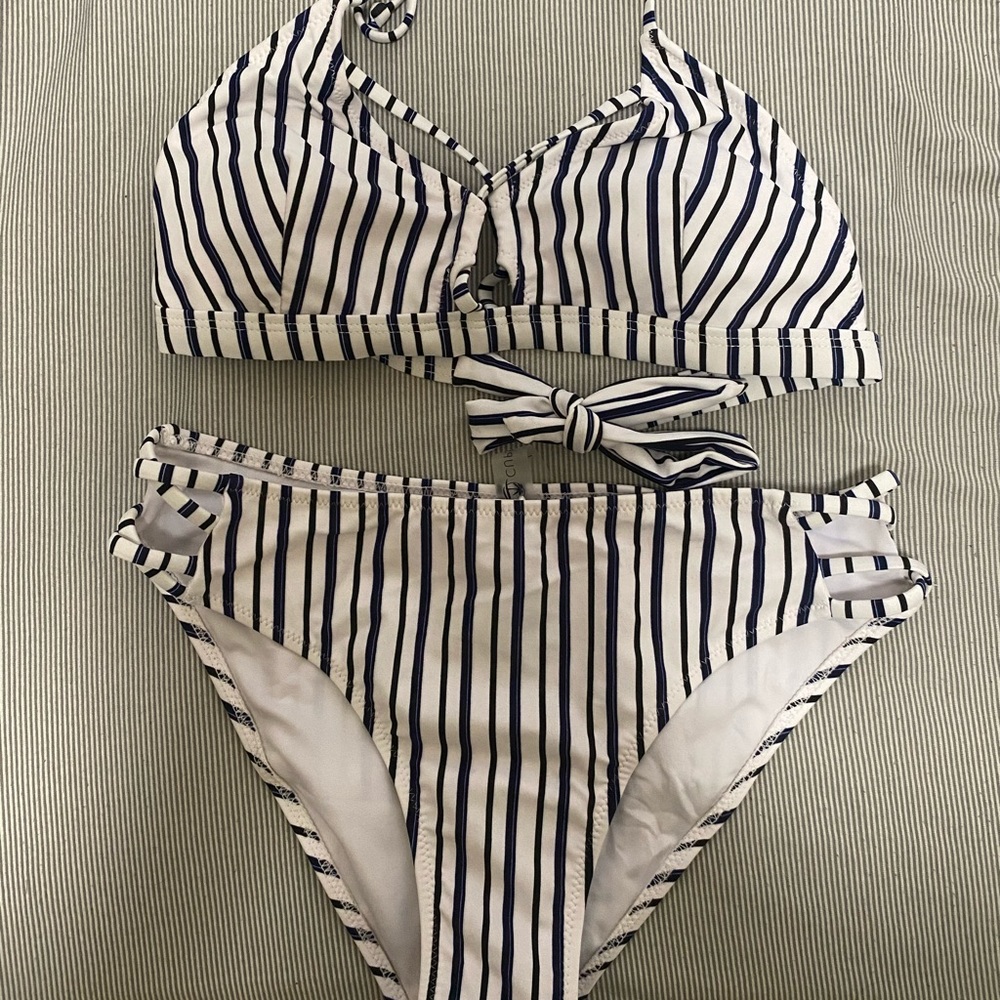 Cupshe Stripe Navy&Black Two Piece sz. S
